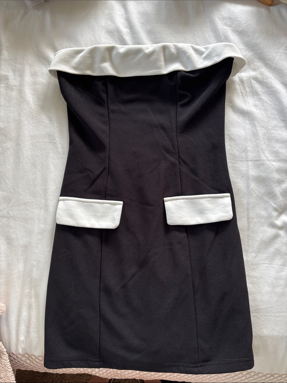 SHEIN Black Strapless Shift Dress with White Trim